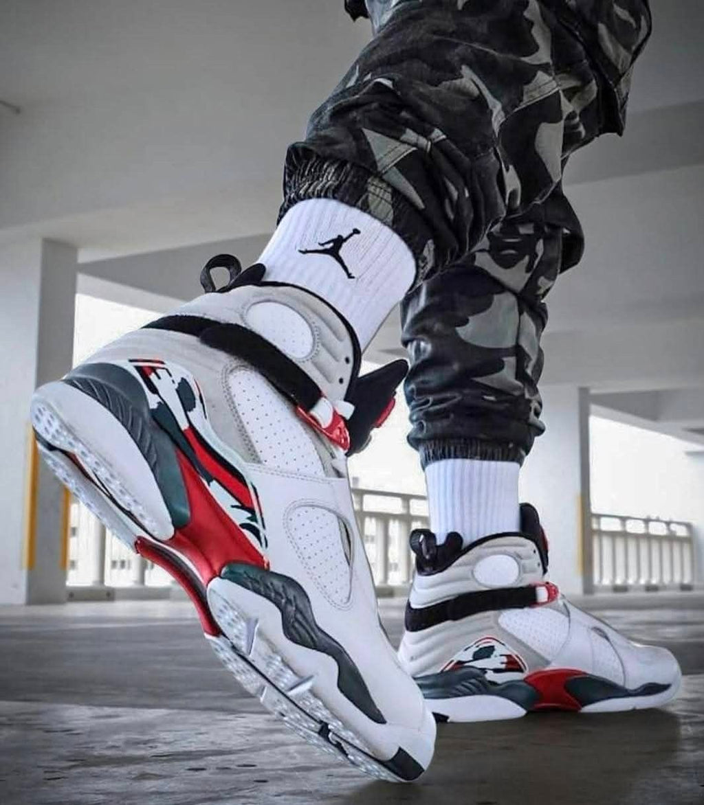 Air Jordan 8 Retro Bugs Bunny